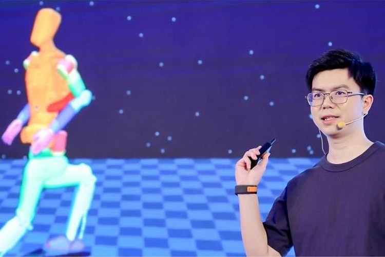 天才少年稚晖君1XBET国际机器人走路进场！AI模型做大脑，目标售价20万以内